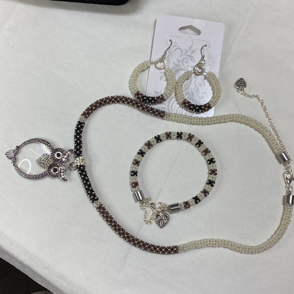 NEW❤️. OWL/HEART Jewelry Set Soft White/Chocolate Brown/Black/Silver by JFTH - Picture 3 of 8